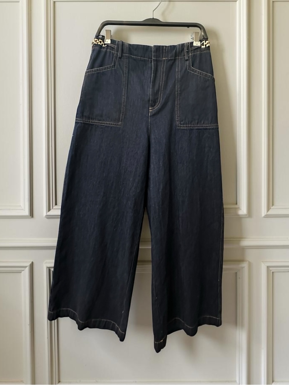 Free Market High Rise Extreme Wide Leg Jeans with Chain Detail. Size : Large -10